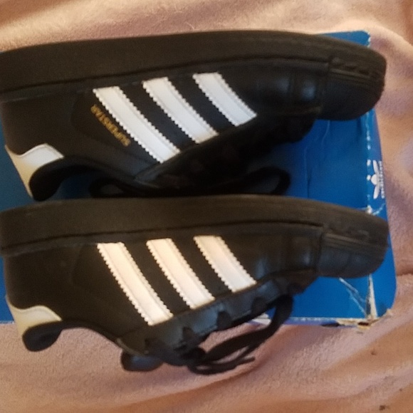 ADIDAS shell toes - Picture 3 of 4